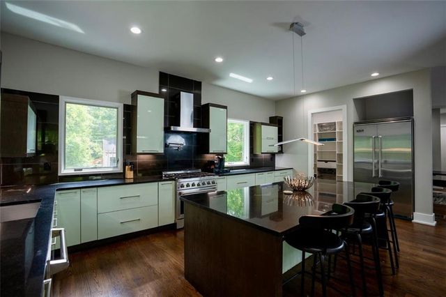 1099 VISTA NE Trail, Atlanta, GA 30324