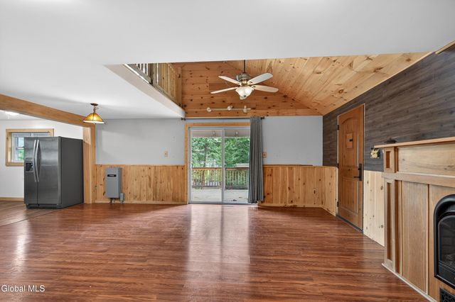 11 Lakeview Terrace, Hadley, NY 12835