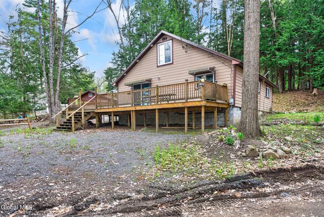 11 Lakeview Terrace, Hadley, NY 12835