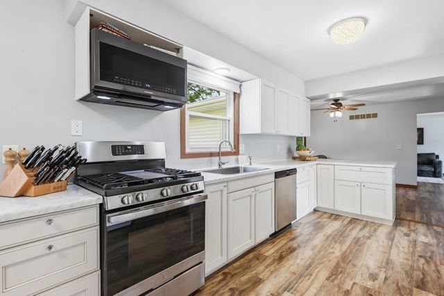 4314 Spring Street, Davenport, IA 52807