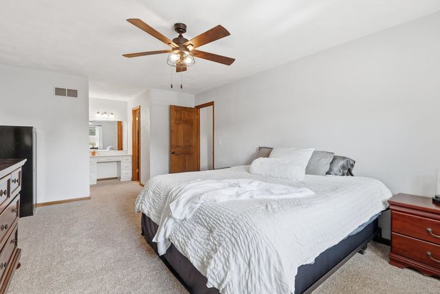 4314 Spring Street, Davenport, IA 52807