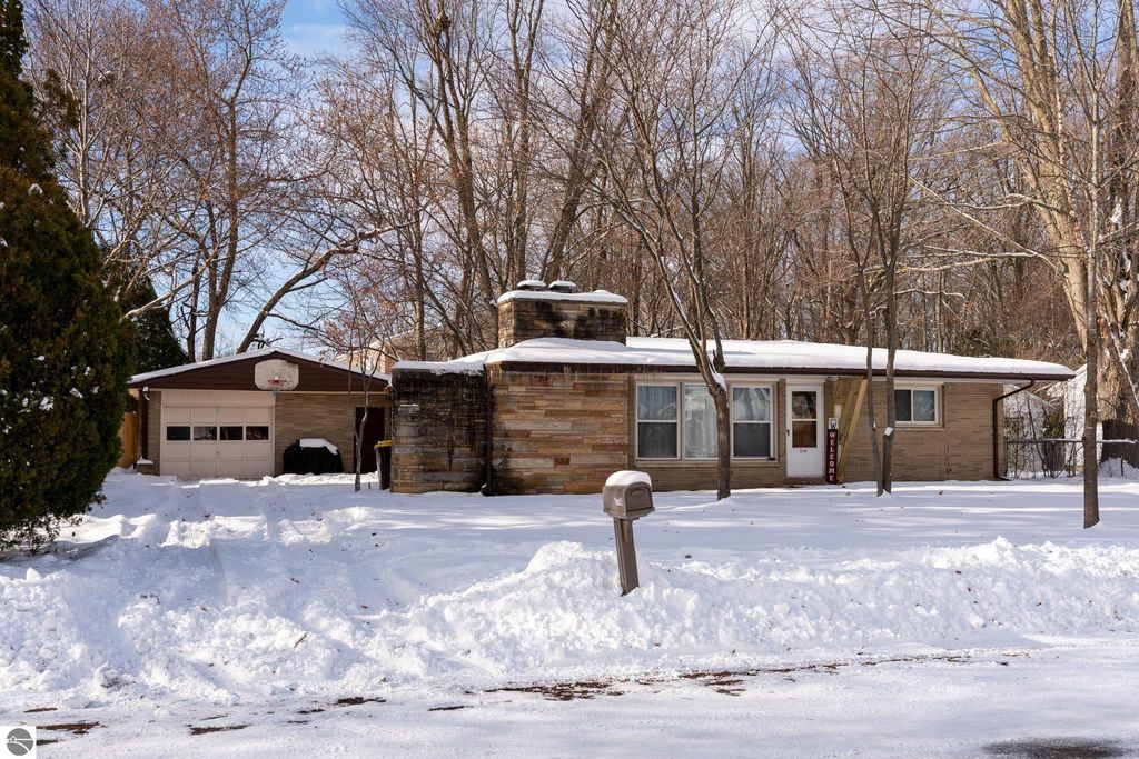 Image 1 of property listing at 1736 Stockman Road, Mt Pleasant, MI 48858