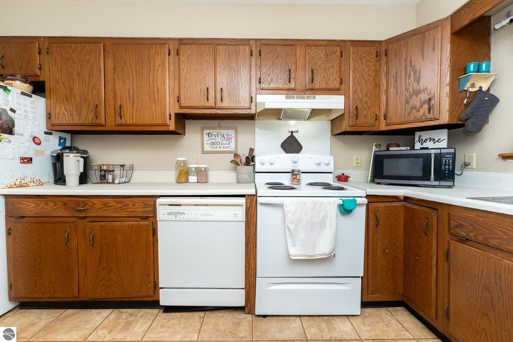 Image 11 of property listing at 1736 Stockman Road, Mt Pleasant, MI 48858