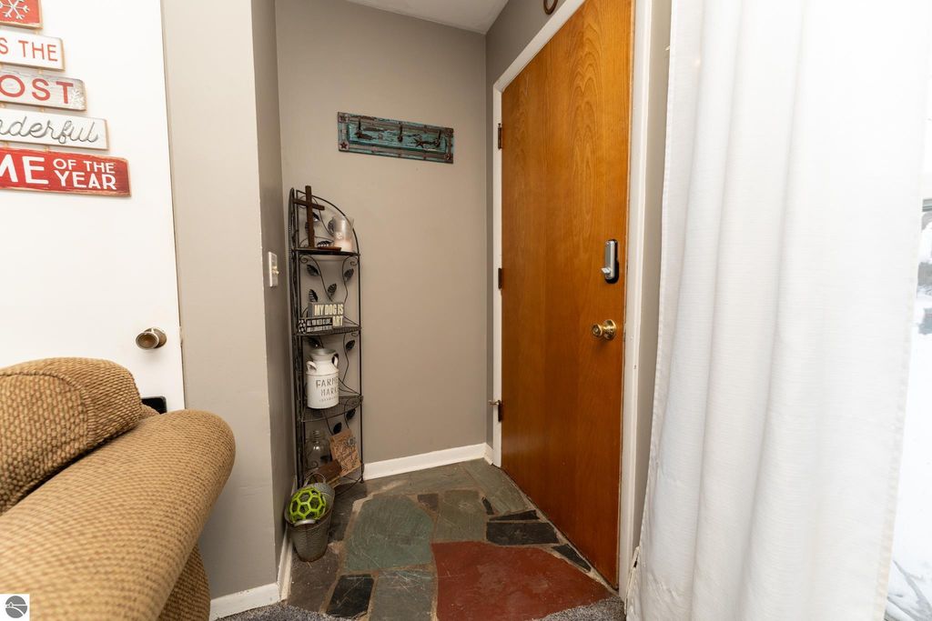 Image 6 of property listing at 1736 Stockman Road, Mt Pleasant, MI 48858