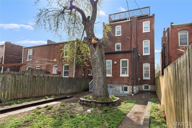 2922 S Compton Avenue, St Louis, MO 63118