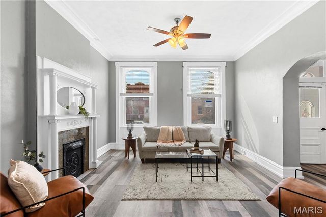 2922 S Compton Avenue, St Louis, MO 63118