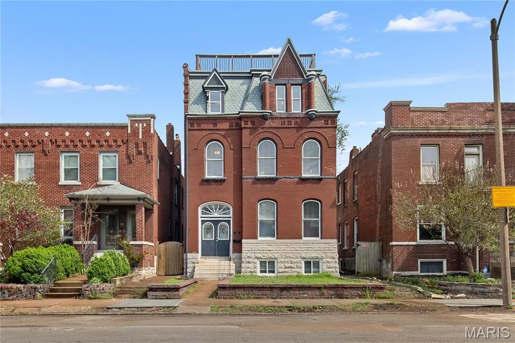 2922 S Compton Avenue, St Louis, MO 63118