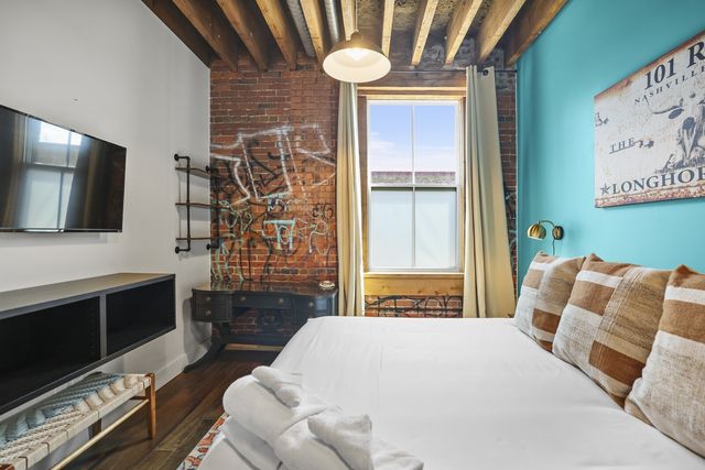 610 21st Ave N Apt 101, Nashville, TN 37203