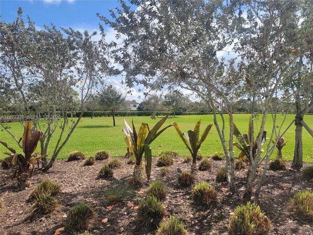 5426 Pecan Dr ., Westlake, FL 33470