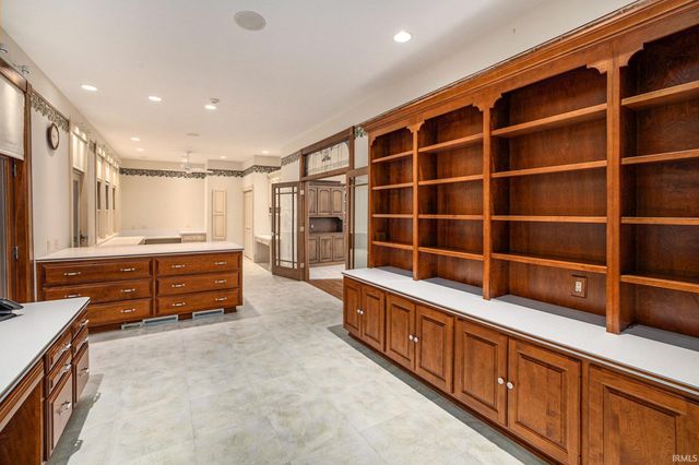 2777 6th Road, Bremen, IN 46506