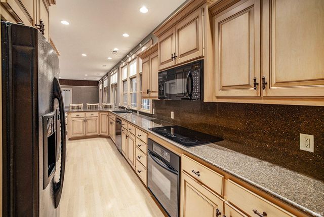 2777 6th Road, Bremen, IN 46506