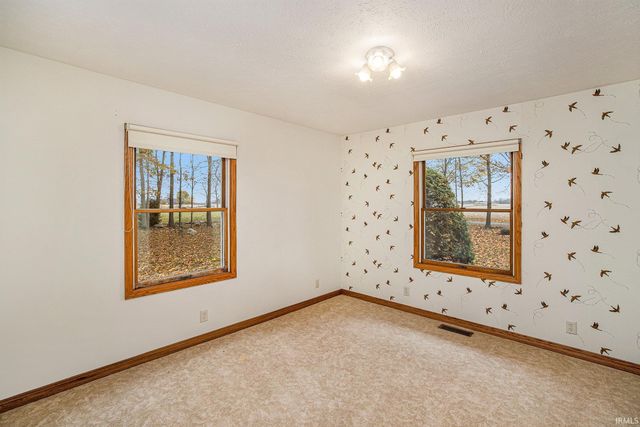 2777 6th Road, Bremen, IN 46506