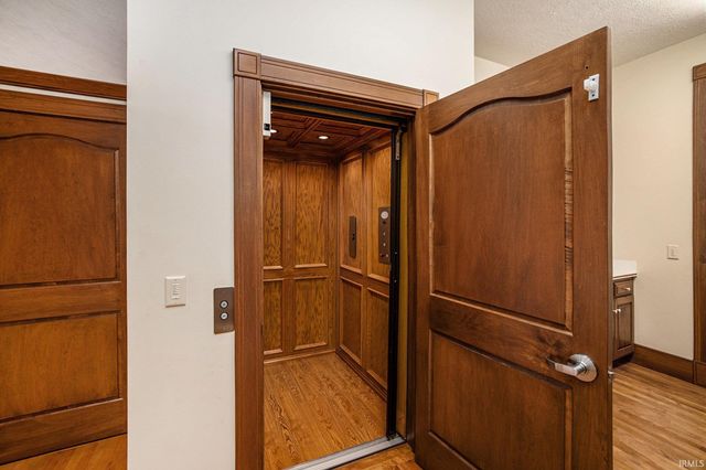 2777 6th Road, Bremen, IN 46506