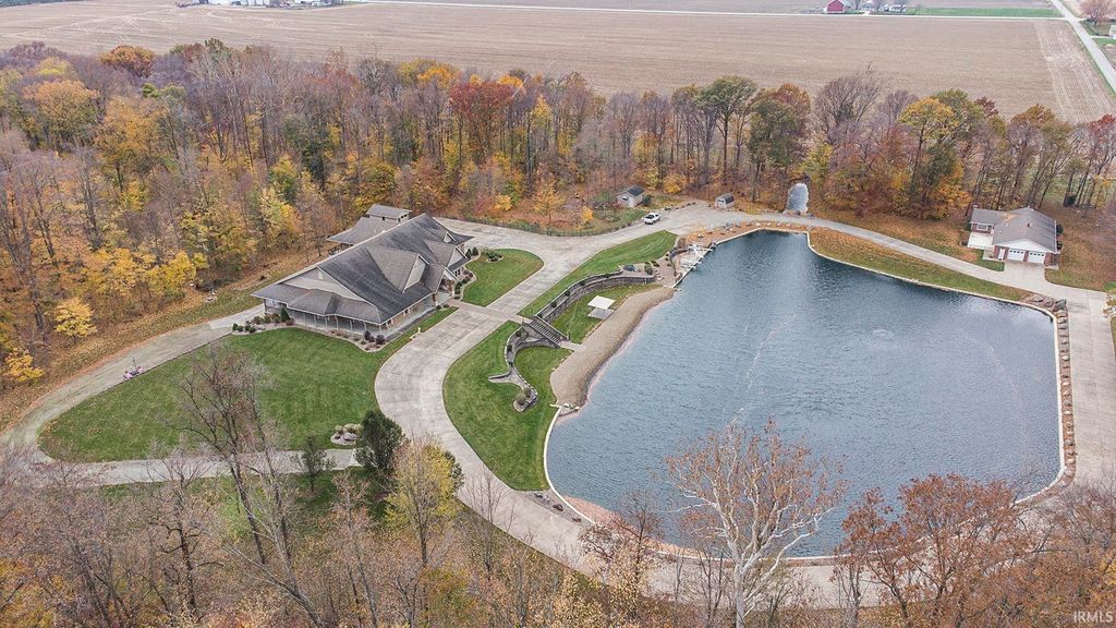 2777 6th Road, Bremen, IN 46506