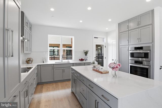 5518 TOPAZ LN, Bethesda, MD 20816