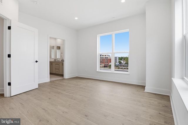 5518 TOPAZ LN, Bethesda, MD 20816