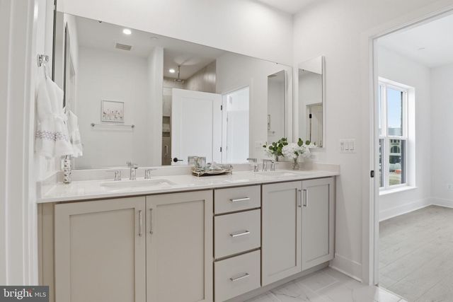 5518 TOPAZ LN, Bethesda, MD 20816