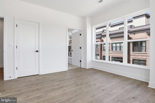 5518 TOPAZ LN, Bethesda, MD 20816