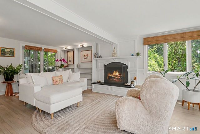 32 Nearwater Road, Norwalk, CT 06853
