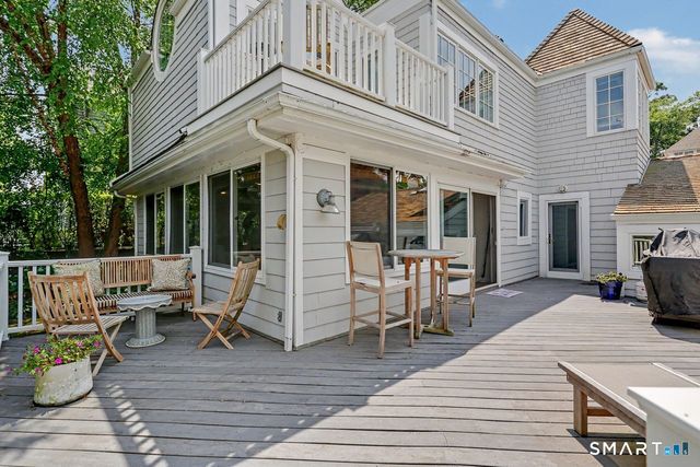 32 Nearwater Road, Norwalk, CT 06853