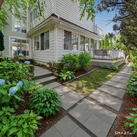 32 Nearwater Road, Norwalk, CT 06853