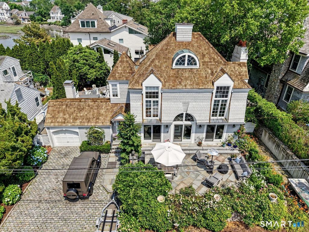 32 Nearwater Road, Norwalk, CT 06853