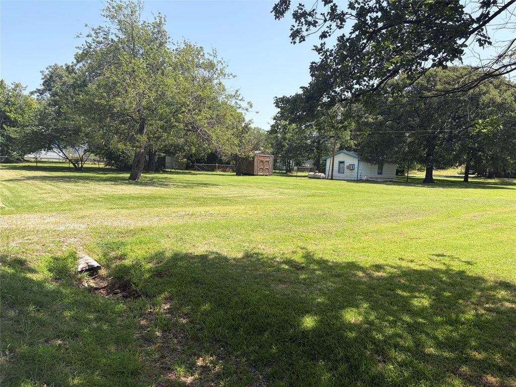 70 Seminole Drive, Gordonville, TX 76245