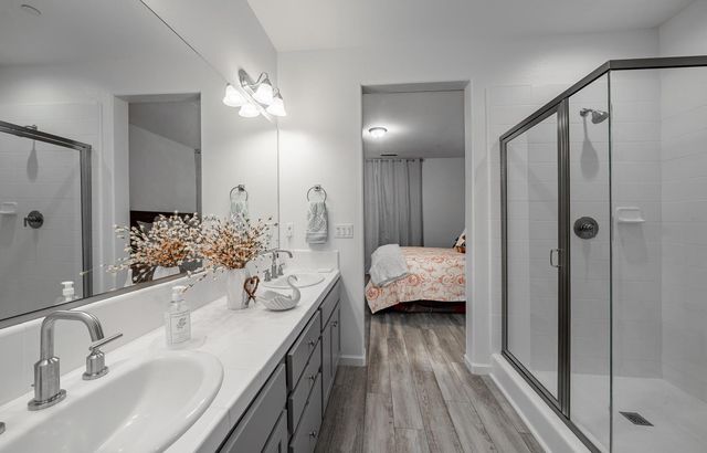 1437 Las Rosas Avenue, Clovis, CA 93619