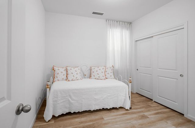 1437 Las Rosas Avenue, Clovis, CA 93619