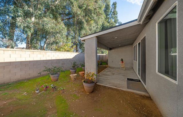 1437 Las Rosas Avenue, Clovis, CA 93619