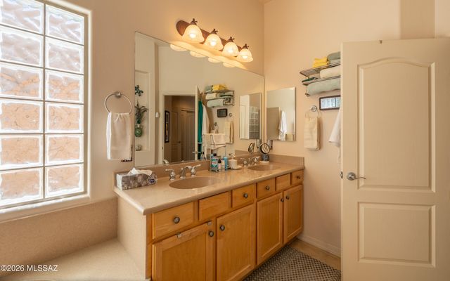 13852 E Fiery Dawn Drive, Vail, AZ 85641