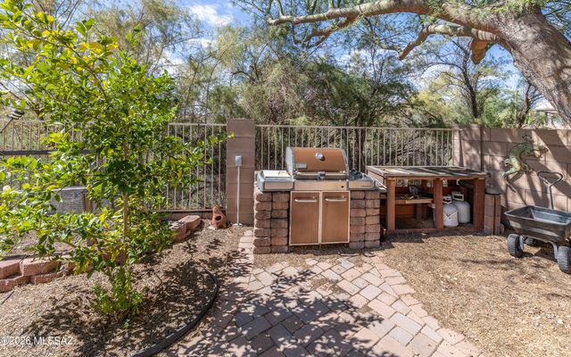 13852 E Fiery Dawn Drive, Vail, AZ 85641