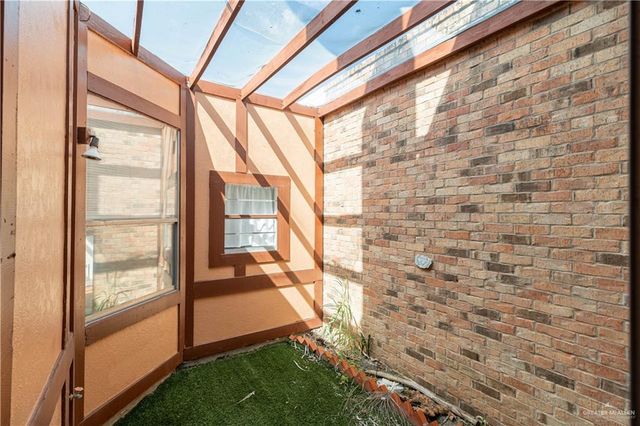 1004 S Border Avenue, Weslaco, TX 78596