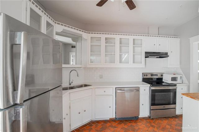 1004 S Border Avenue, Weslaco, TX 78596