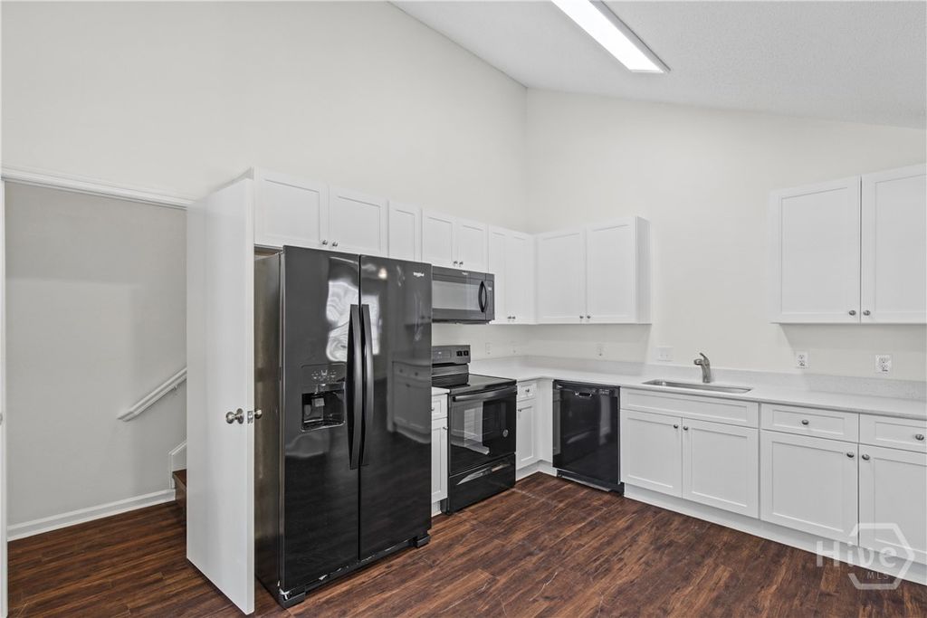 Image 6 of property listing at 12 Sugar Cane Drive, Savannah, GA 31419