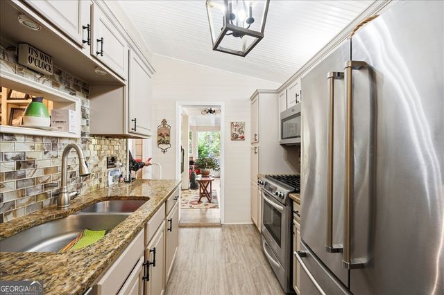 606 Morgan Road, Juliette, GA 31046