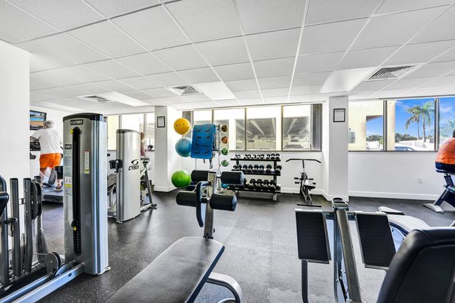 5600 N Flagler Drive 805, West Palm Beach, FL 33407