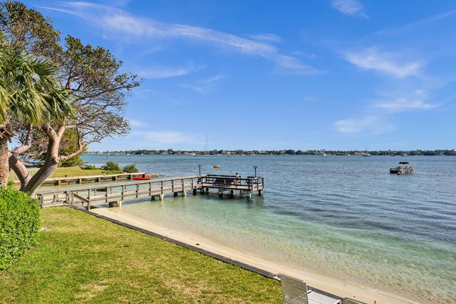 5600 N Flagler Drive 805, West Palm Beach, FL 33407