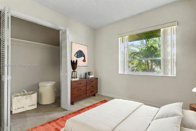 139 Essex Road 4-28, Hollywood, FL 33024
