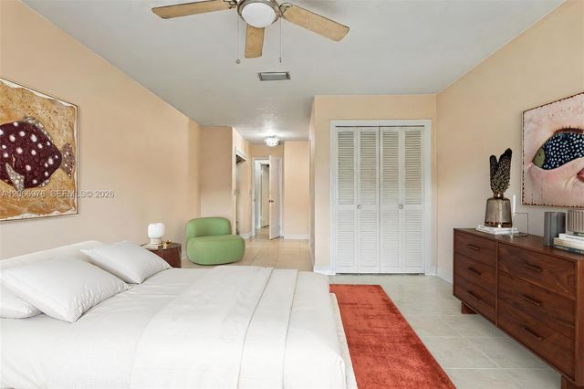 139 Essex Road 4-28, Hollywood, FL 33024