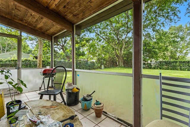 139 Essex Road 4-28, Hollywood, FL 33024