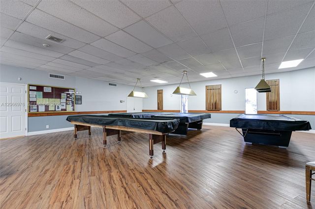 139 Essex Road 4-28, Hollywood, FL 33024