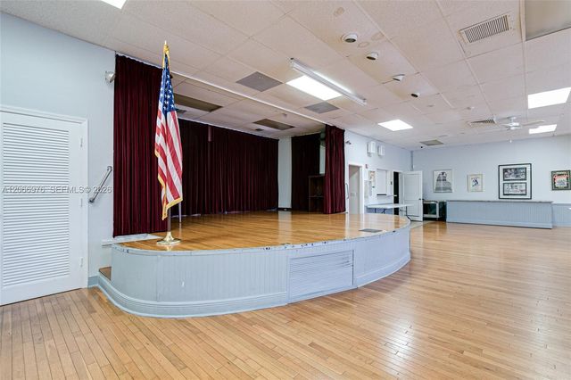 139 Essex Road 4-28, Hollywood, FL 33024
