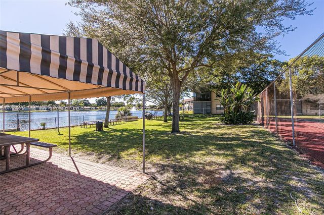 139 Essex Road 4-28, Hollywood, FL 33024
