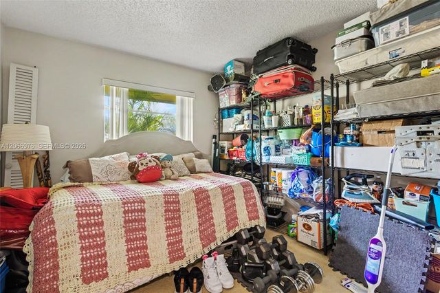 139 Essex Road 4-28, Hollywood, FL 33024