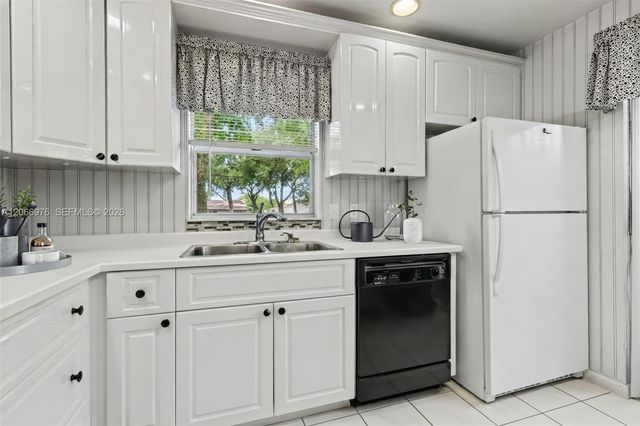 139 Essex Road 4-28, Hollywood, FL 33024