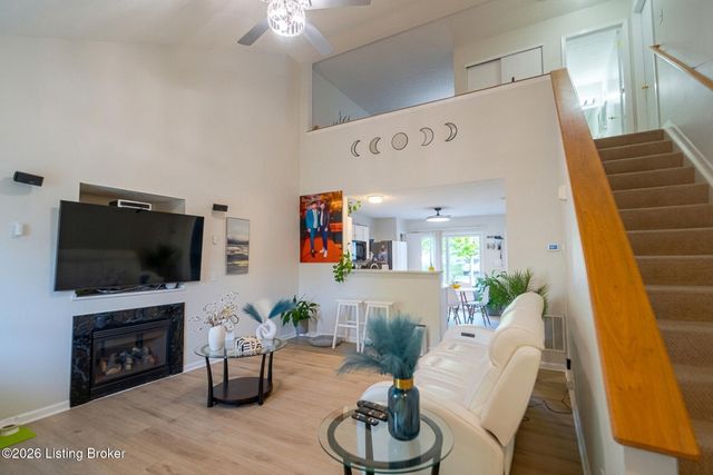 9631 Riverwalk Ave, Louisville, KY 40229