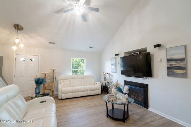 9631 Riverwalk Ave, Louisville, KY 40229