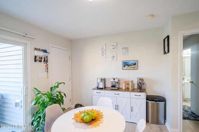 9631 Riverwalk Ave, Louisville, KY 40229