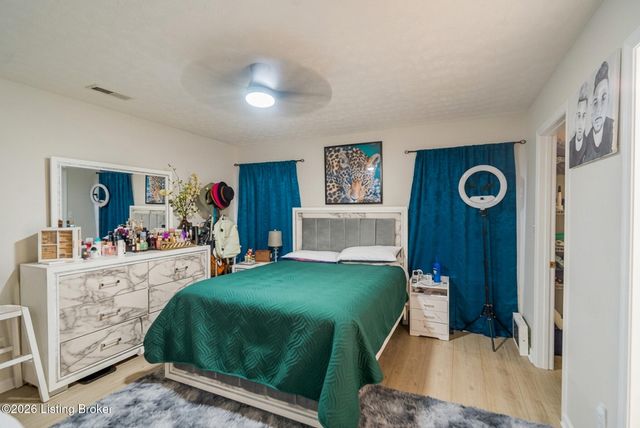 9631 Riverwalk Ave, Louisville, KY 40229